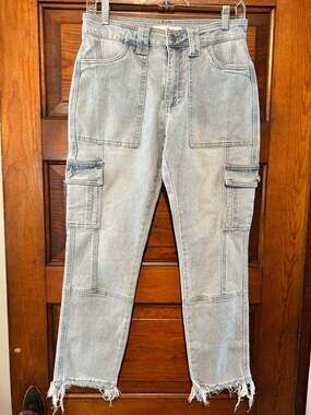KanCan Women's Light Blue Denim Cargo Jeans Size 5/26 Stretch Raw Hem Cotton